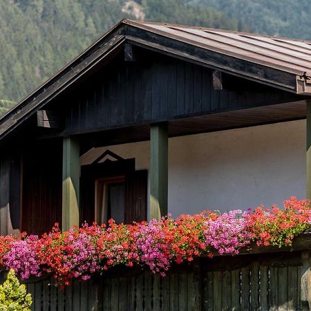 Suite Italy Pinzolo Due Giustino エクステリア 写真