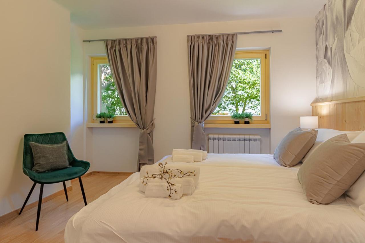 Suite Italy Pinzolo Due Giustino エクステリア 写真